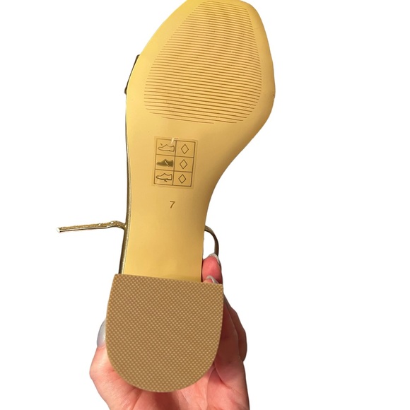 Birdy Gray- Heel Chunky Heel - gold  3.5 inches in height unopened box!! - Picture 8 of 8